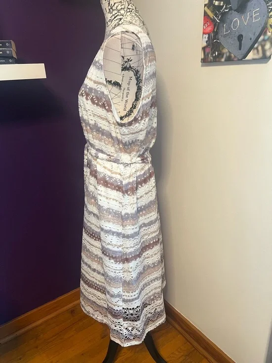 Cloth and Portrait Sleeveless Dress - Picture 8 of 8